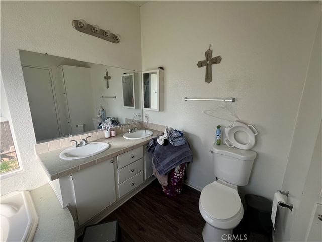 4901 Green River Road 40, Corona, CA 92878