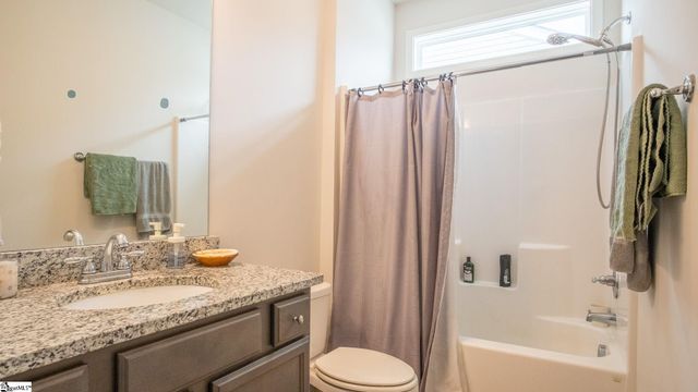 460 White Peach Way, Duncan, SC 29334