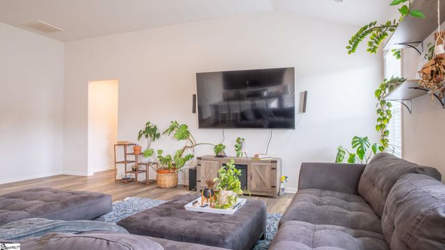 460 White Peach Way, Duncan, SC 29334