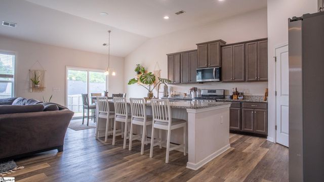 460 White Peach Way, Duncan, SC 29334