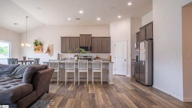 460 White Peach Way, Duncan, SC 29334