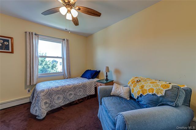 43 Spruce Place, Lindenhurst, NY 11757