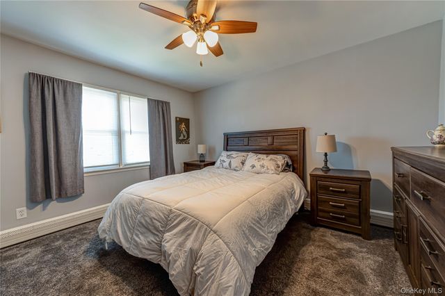 43 Spruce Place, Lindenhurst, NY 11757