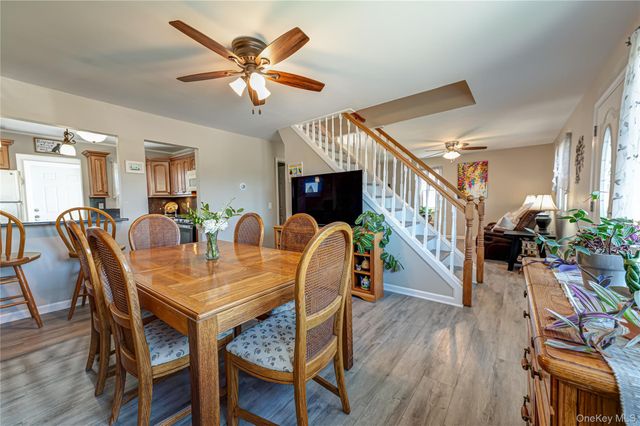 43 Spruce Place, Lindenhurst, NY 11757