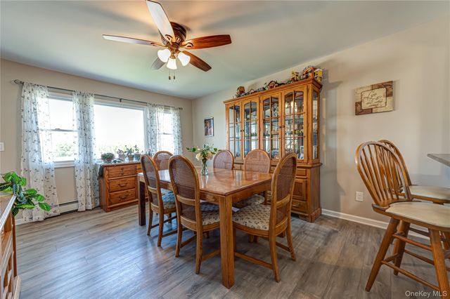 43 Spruce Place, Lindenhurst, NY 11757