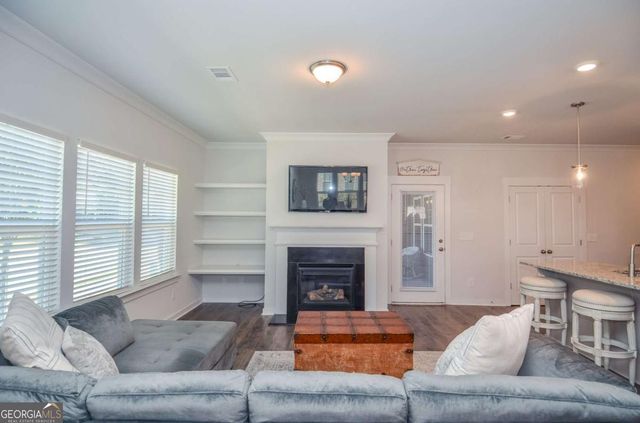 2562 Rathburn Circle, Loganville, GA 30052