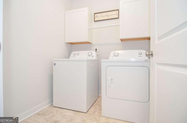 2562 Rathburn Circle, Loganville, GA 30052