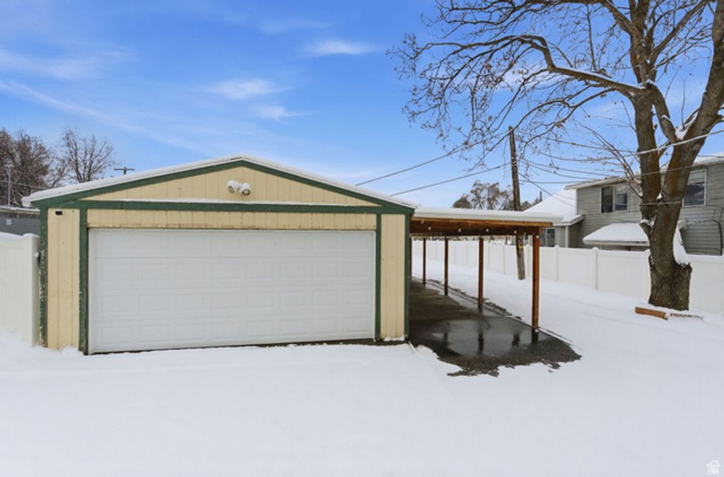 Image 25 of property listing at 1960 E 3300 S, Millcreek, UT 84106