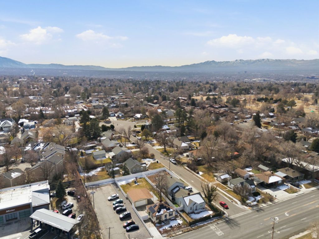 Image 36 of property listing at 1960 E 3300 S, Millcreek, UT 84106