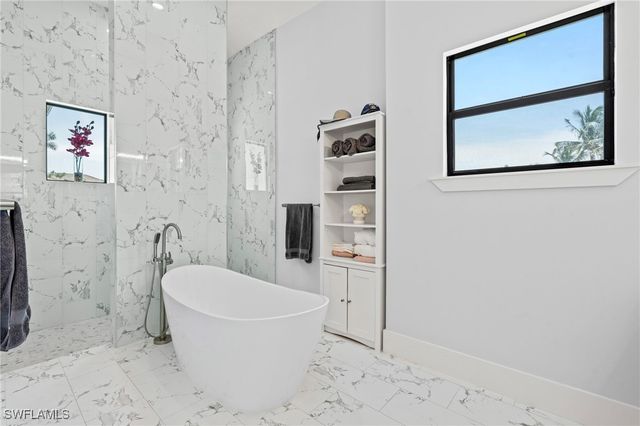 388 Pine AVE, Naples, FL 34108