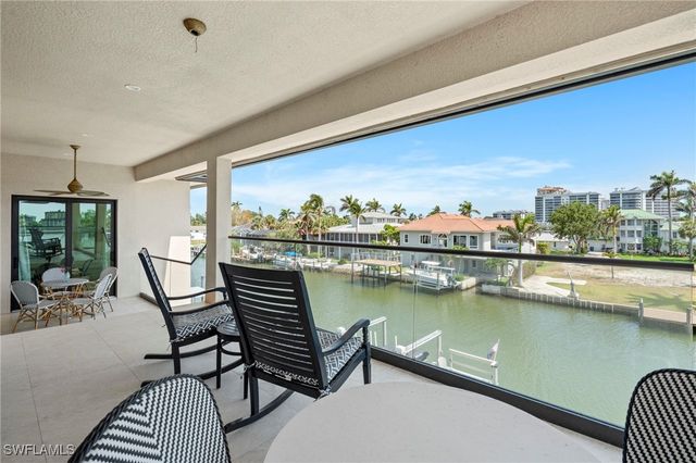 388 Pine AVE, Naples, FL 34108