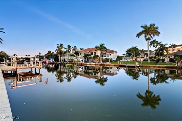 388 Pine AVE, Naples, FL 34108