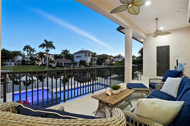 388 Pine AVE, Naples, FL 34108