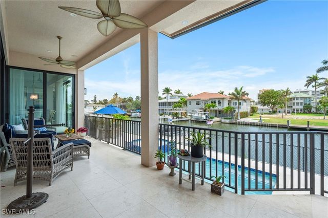 388 Pine AVE, Naples, FL 34108