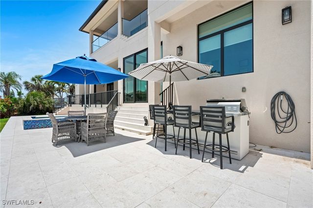 388 Pine AVE, Naples, FL 34108