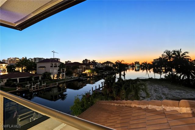 388 Pine AVE, Naples, FL 34108