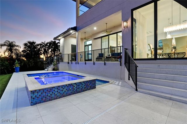 388 Pine AVE, Naples, FL 34108