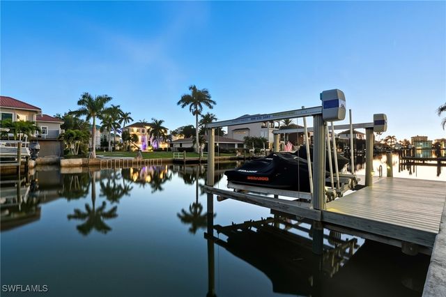 388 Pine AVE, Naples, FL 34108