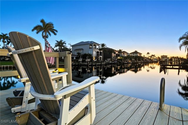 388 Pine AVE, Naples, FL 34108