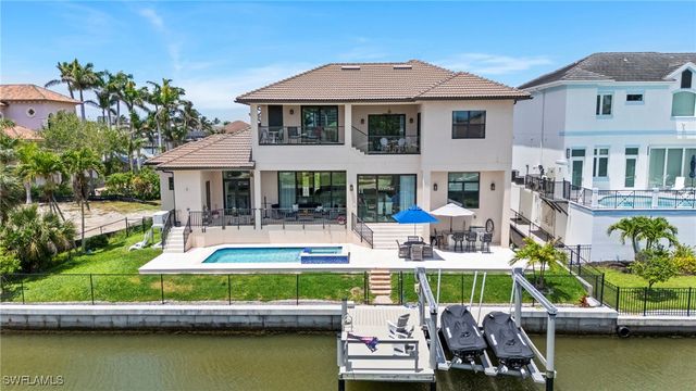 388 Pine AVE, Naples, FL 34108