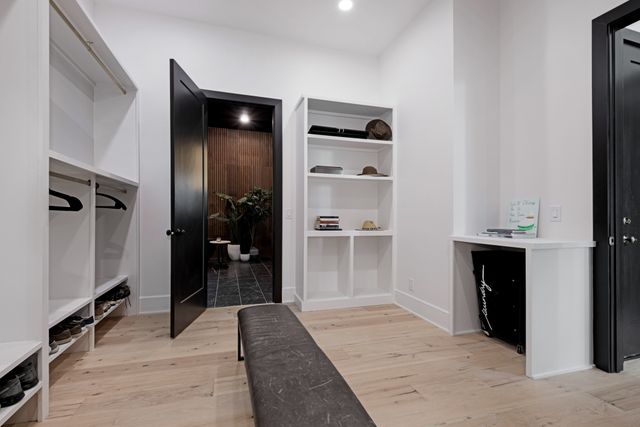 613 Waters Edge Dr, Estill Springs, TN 37330