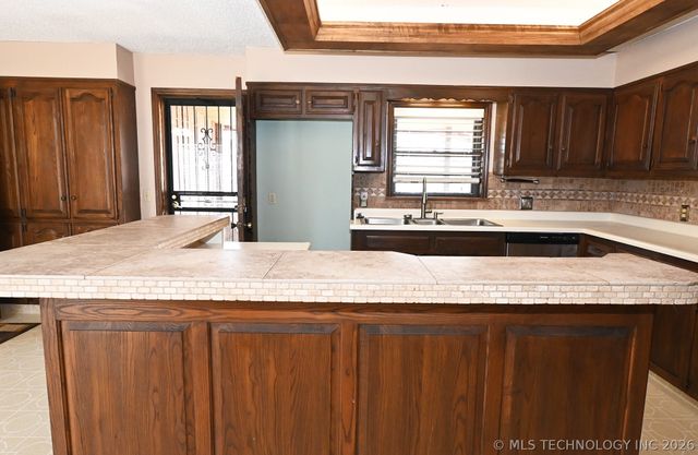 24044 W Flint Ridge Lane, Park Hill, OK 74451