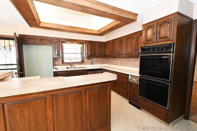 24044 W Flint Ridge Lane, Park Hill, OK 74451