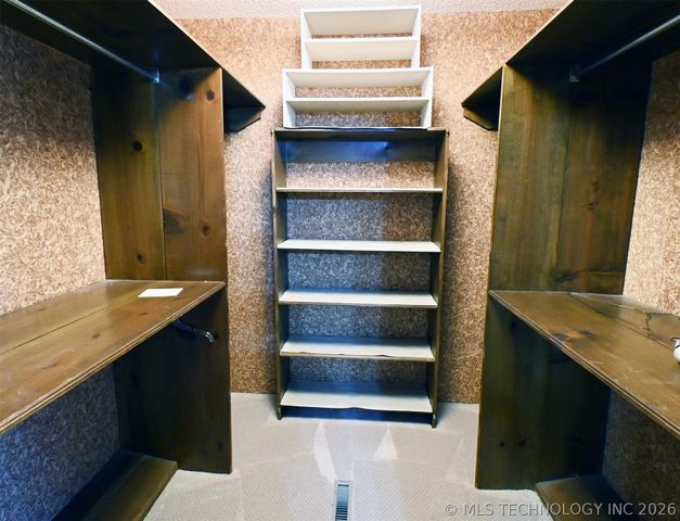 24044 W Flint Ridge Lane, Park Hill, OK 74451