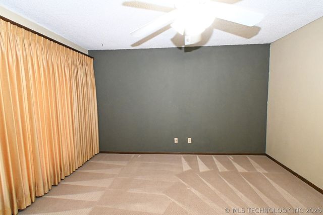 24044 W Flint Ridge Lane, Park Hill, OK 74451