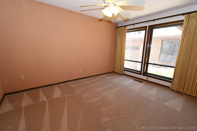 24044 W Flint Ridge Lane, Park Hill, OK 74451