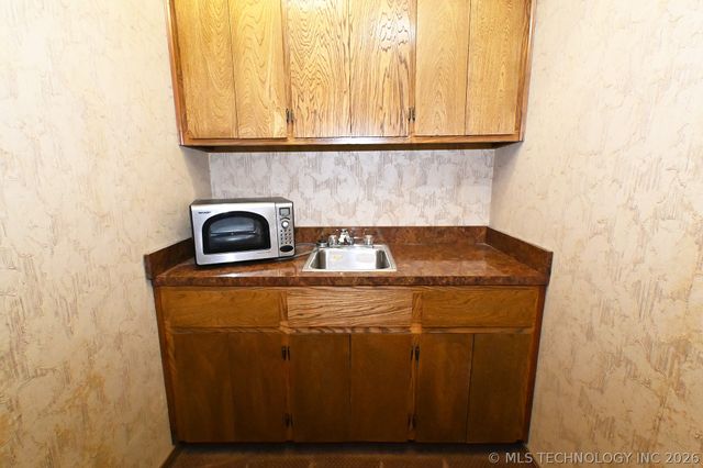 24044 W Flint Ridge Lane, Park Hill, OK 74451