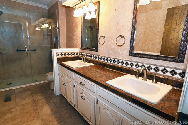 24044 W Flint Ridge Lane, Park Hill, OK 74451