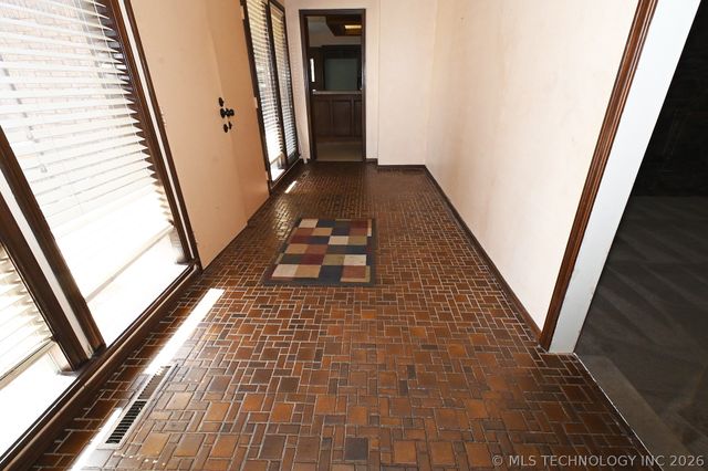 24044 W Flint Ridge Lane, Park Hill, OK 74451