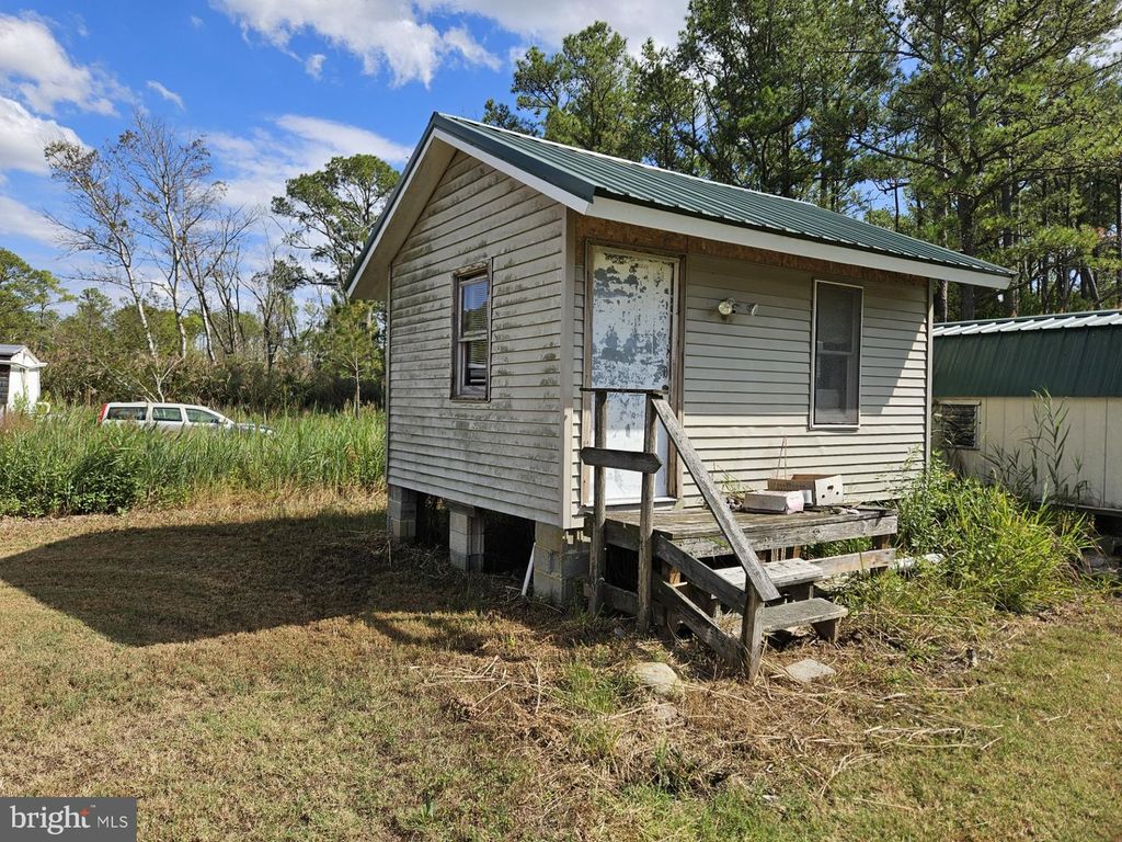 Image 17 of property listing at 2796 CALVARY RD, Crisfield, MD 21817