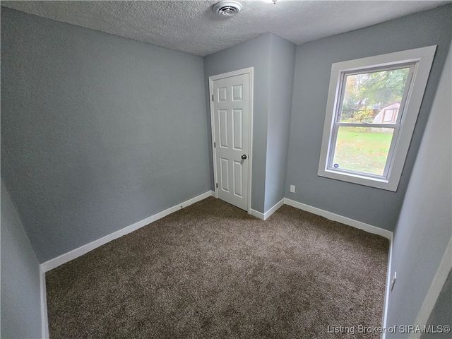 491 W Cross Street, Austin, IN 47102