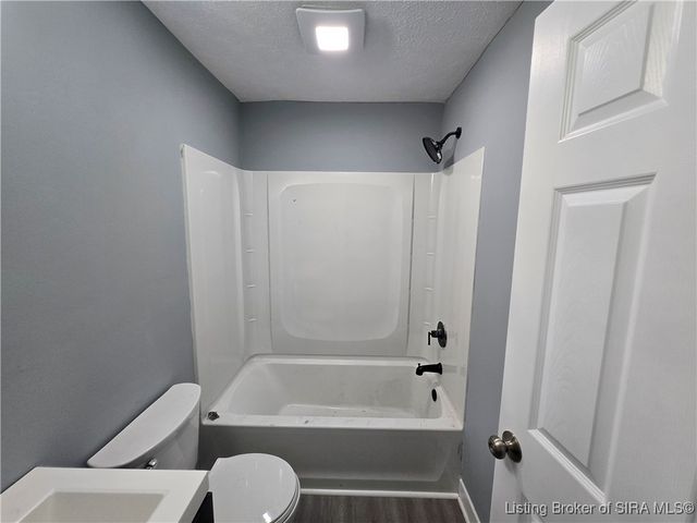 491 W Cross Street, Austin, IN 47102