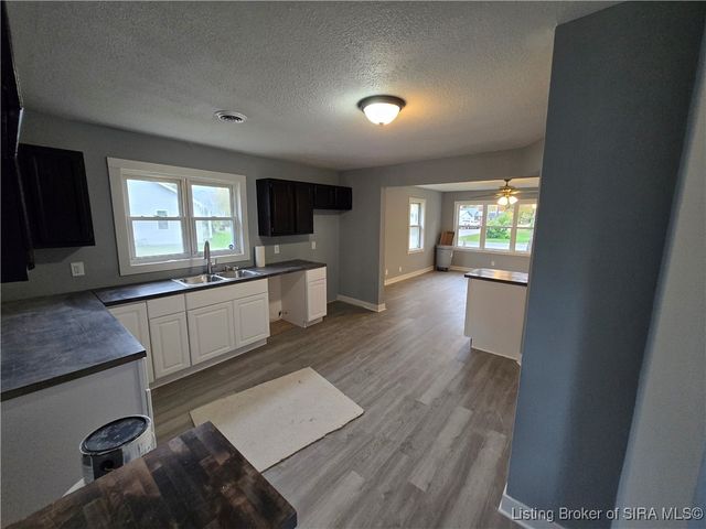 491 W Cross Street, Austin, IN 47102