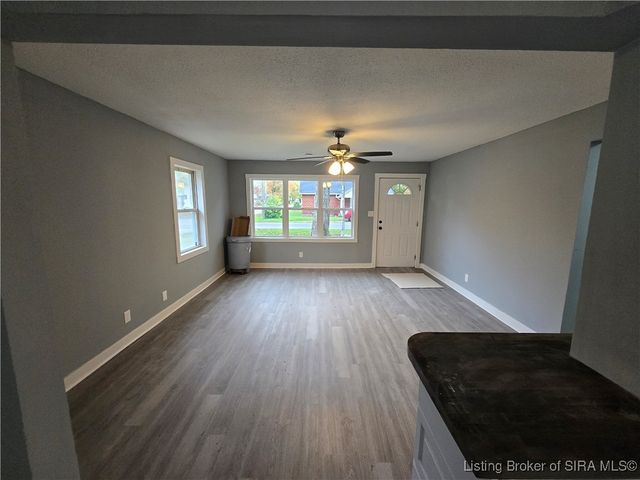 491 W Cross Street, Austin, IN 47102