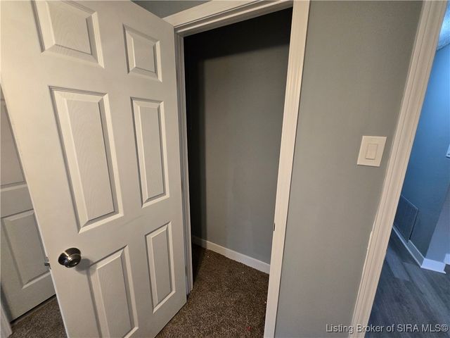 491 W Cross Street, Austin, IN 47102