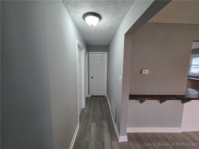 491 W Cross Street, Austin, IN 47102