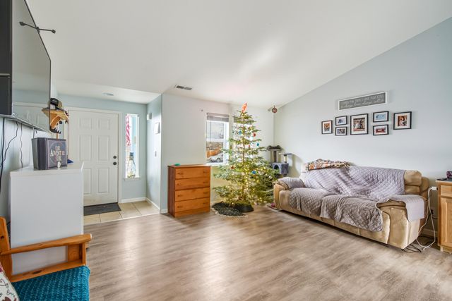 484 NE Spruce Court, Redmond, OR 97756