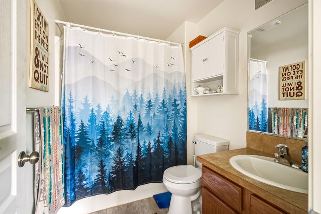 484 NE Spruce Court, Redmond, OR 97756