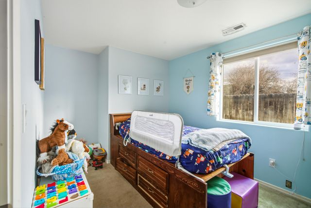 484 NE Spruce Court, Redmond, OR 97756