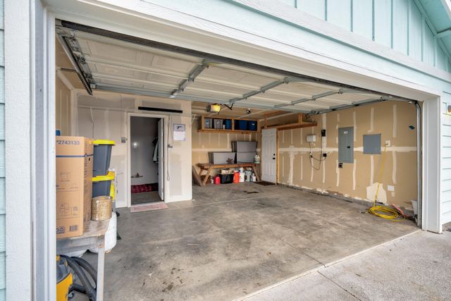 484 NE Spruce Court, Redmond, OR 97756