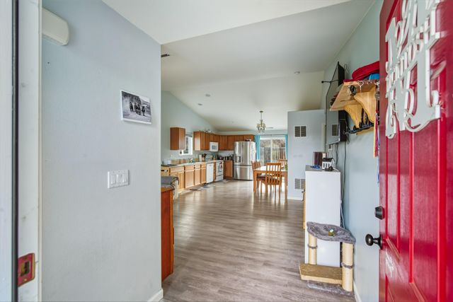 484 NE Spruce Court, Redmond, OR 97756