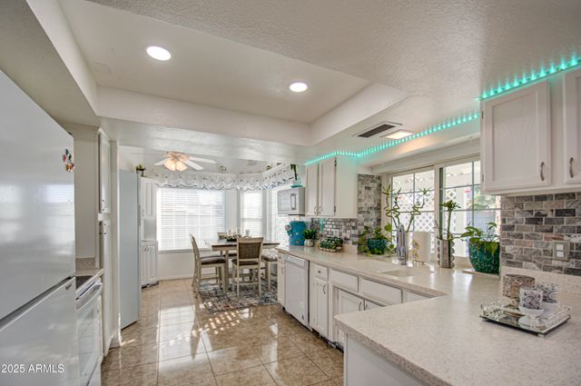 8021 W CHARTER OAK Road, Peoria, AZ 85381