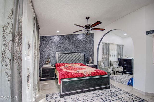 8021 W CHARTER OAK Road, Peoria, AZ 85381