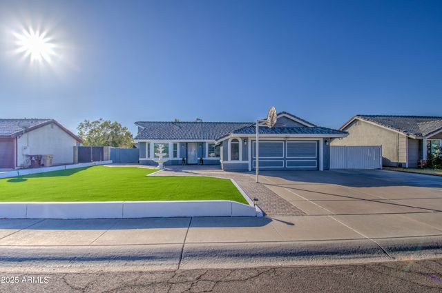 8021 W CHARTER OAK Road, Peoria, AZ 85381