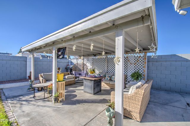 8021 W CHARTER OAK Road, Peoria, AZ 85381