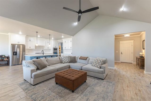 1514 Pineridge Circle, Piedmont, OK 73078